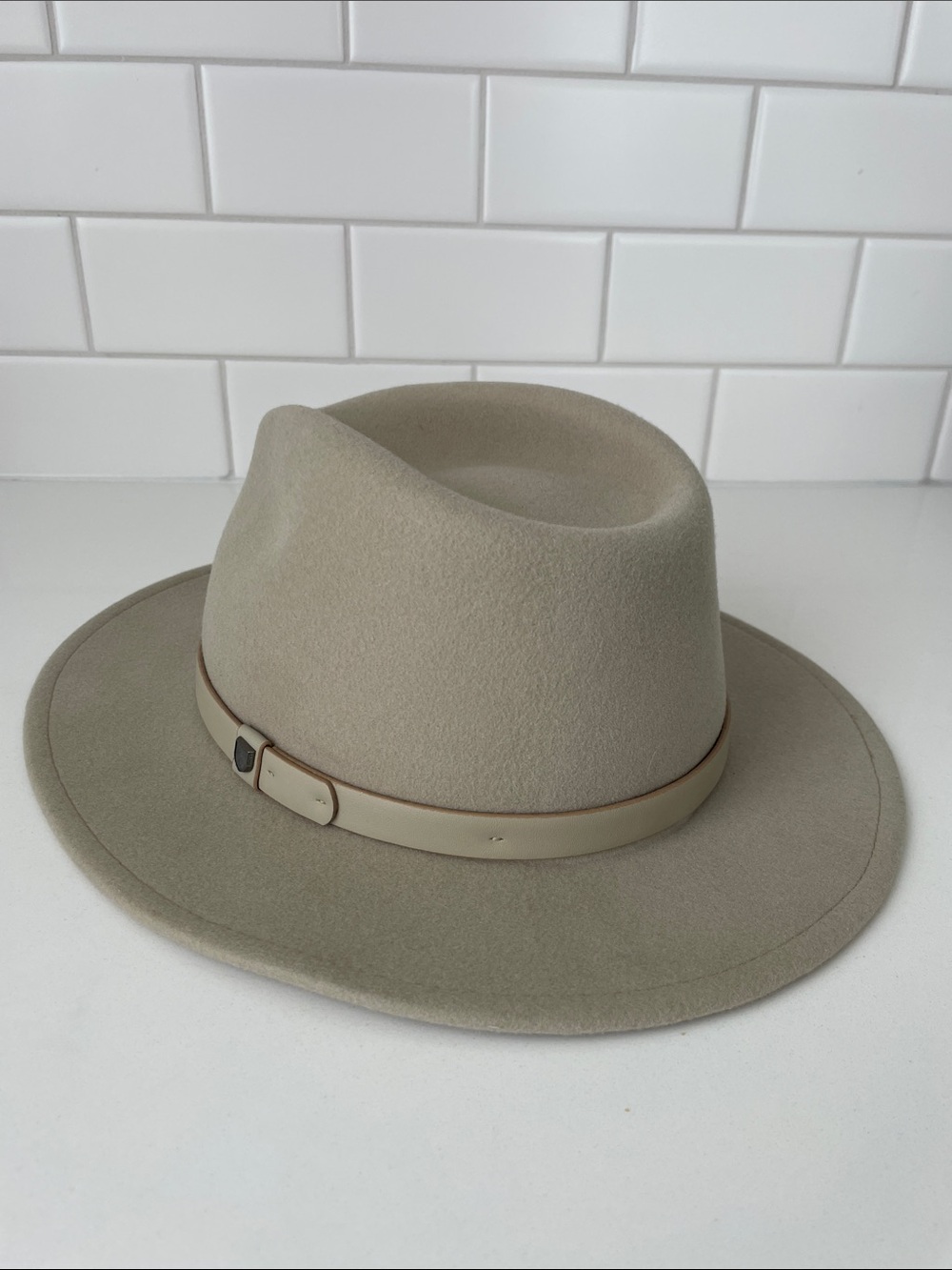Brixton Cream Felt Fedora Hat with Leather Band • Large 7.5 - Picture 13 of 14